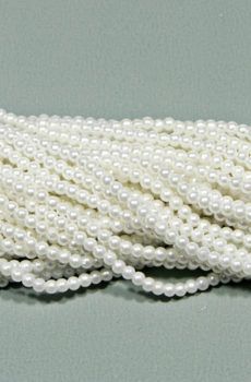 03-018 fehér tekla gyöngy 4mm