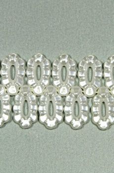 03-256 fehér tekla fodros csepp gyöngy 11x18mm