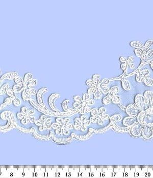 06-1085 Fehér zsinóros csipke szegő 9 cm