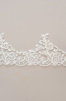 06-1165 Krém zsinórozott szegő csipke 9cm