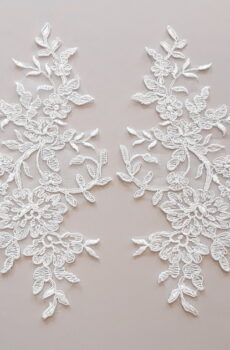 06-1220 Tüll alapú zsinóros krém páros csipke