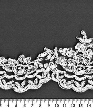 06-1224 Fehér zsinórozott szegő csipke 9cm széles