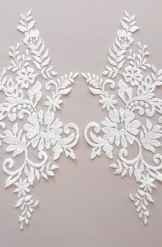 06-1250 Tüll alapú törtfehér páros csipke