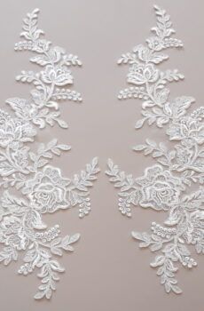 06-1266 Krém zsinóros páros csipke