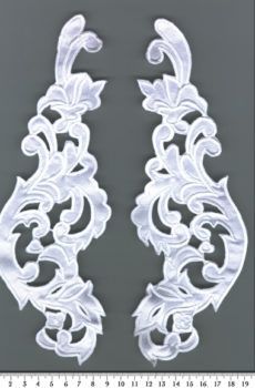 06-517 Szatén alapú fehér páros csipke