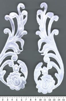 06-520 Szatén alapú fehér páros csipke