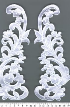 06-522 Szatén alapú fehér páros csipke