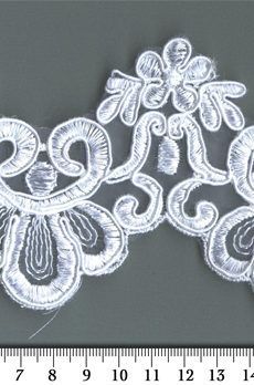 06-730 Fehér zsinórozott szegő csipke 8cm