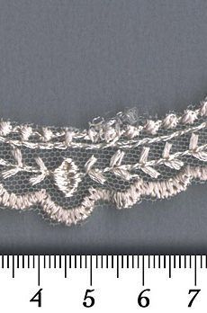 06-974 fehér tüll alapú hímzett szegő csipke 3cm (L1144-N58)