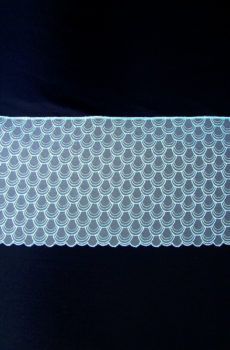 06-m-3 Türkiz kék tüll alapú hímzett szegő csipke 17cm