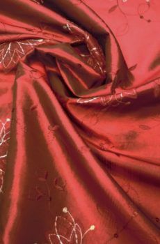 15-13 bordó himzett gyűrt taft 150 cm