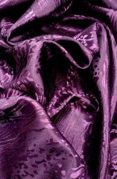 15-20 Sötét lila brokát