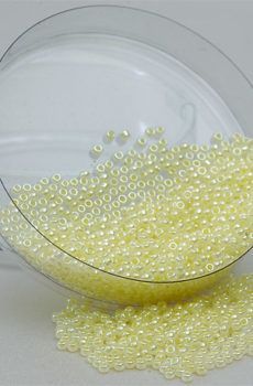 19-017 üveggyöngy sárga 2mm