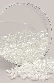 19-060 hexagon fehér üveggyöngy