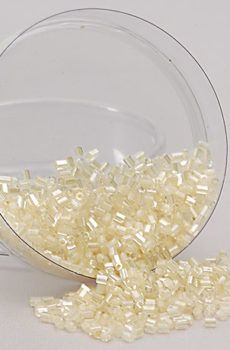 19-068   krém üveggyöngy 2mm