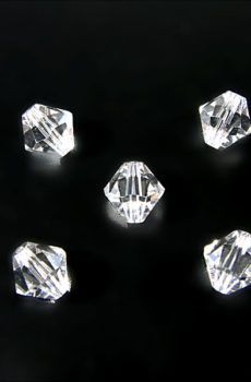 19-086 Átlátszó kristály varrható 8x8 mm