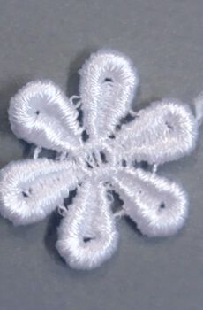 06-644  Csipke virág -fehér