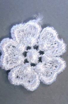 06-656  Csipke Virág -fehér