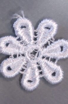 06-638  Virág -fehér (csipke F050 fehér)