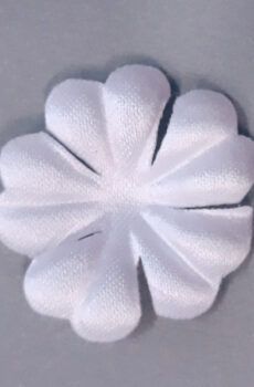 30-250 Szatén Virág - fehér