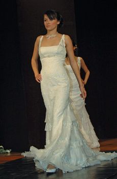 33-DN5874 Fehér "I" vonalú menyasszonyi ruha