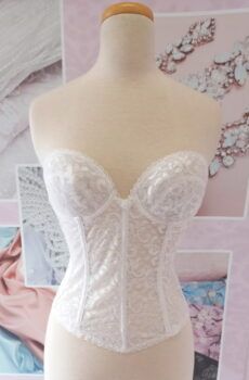 33-001 Fehér csipke corset