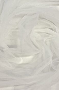 15-562 Törtfehér puha tüll 300cm