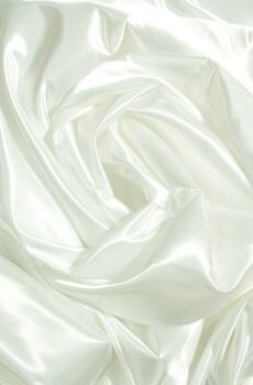 15-218 Törtfehér fényes shantung 150cm