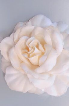 30-2 Vaj színű tollas szatén virág