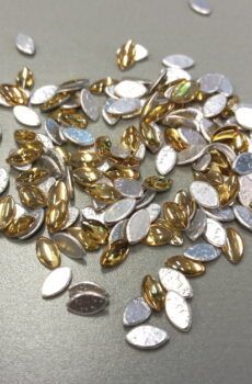 18-16 Arany színű felvasalható dísz 100db