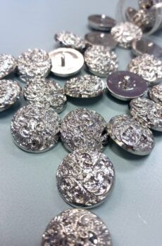 01-197 Ezüst színű műanyag gomb