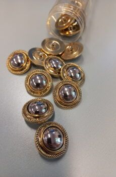 01-104 Arany-ezüst színű műanyag gomb