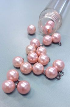01-269 Rózsaszín műanyag gyöngygomb