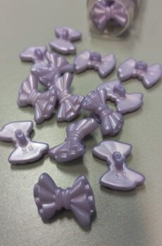 01-157 Lila masni gomb