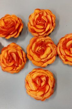 30-40 Narancssárga szatén pufi rózsa 5cm