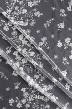 28-2952-001 Törtfehér flitteres csipke anyag