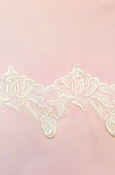 06-292 Sötét krém organza alapú szegő csipke 15cm széles