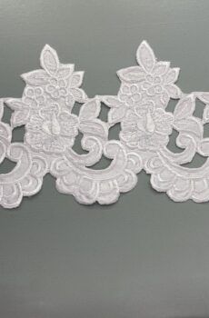 06-392 Fehér düssesz csipke szegő 14 cm