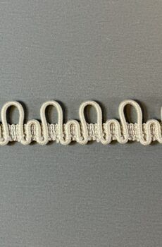 31-005-6 Bézs színű gombolás pánt