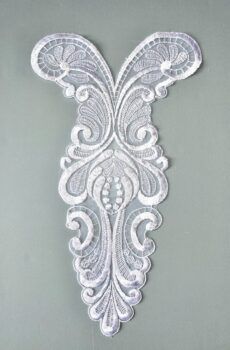06-166 Organza alapú fehér csipkemotívum