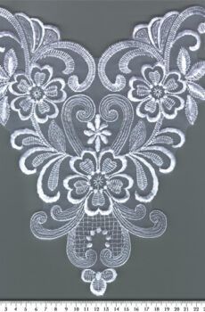 06-404 Organza alapú fehér csipkemotívum