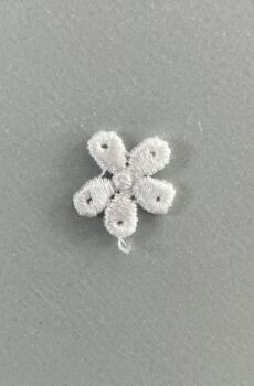 06-651  Virág törtfehér