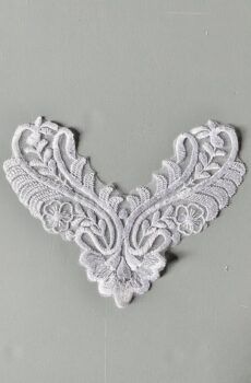 06-362 Organza alapú fehér csipkemotívum