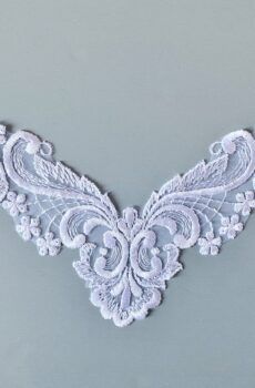 06-2501 Organza alapú fehér csipkemotívum