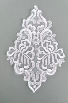 06-329 Organza alapú fehér csipkemotívum