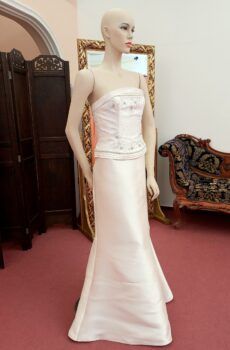 33-3180EB Törtfehér "I" vonalú menyasszonyi ruha