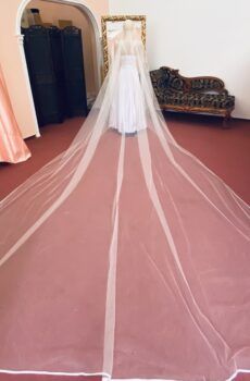 39-114 Törtfehér fátyol