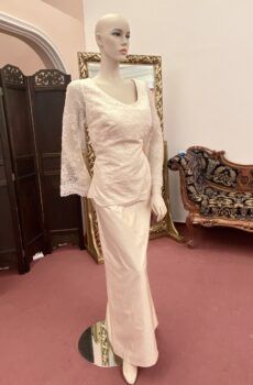 33-5382 Pezsgő "I" vonalú francia csipkés ruha