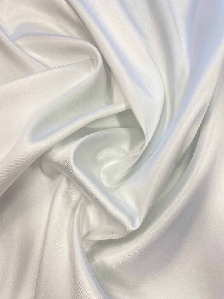 törtfehér mikádó